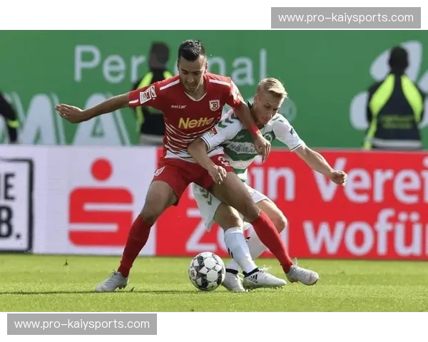 绿茵逐梦，信仰之巅：费耶诺德与海伦芬的恩怨情仇